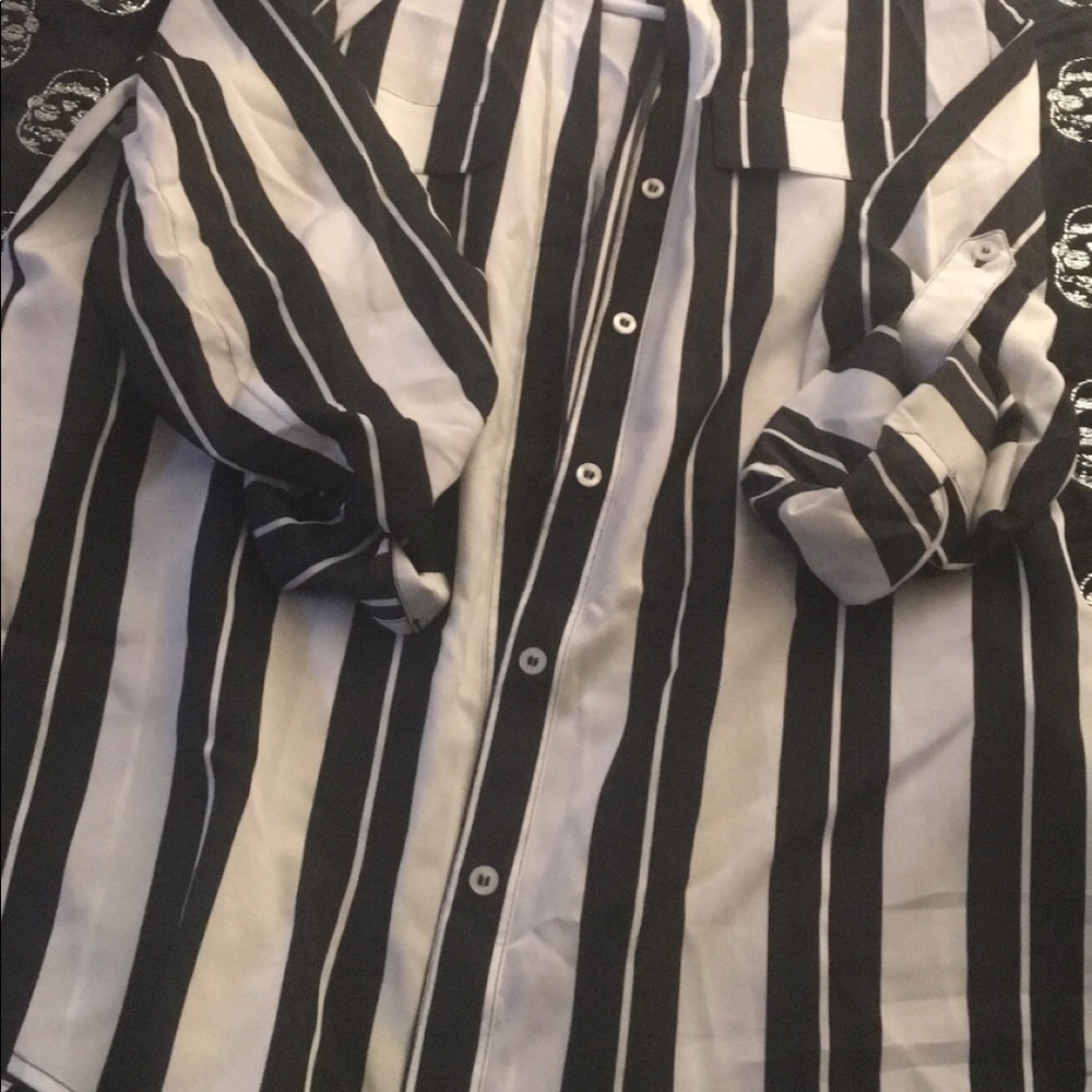 Calvin Klein button down strip blouse 😍